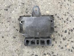 Опора двигателя левая Volkswagen Golf (IV) 1997-2006